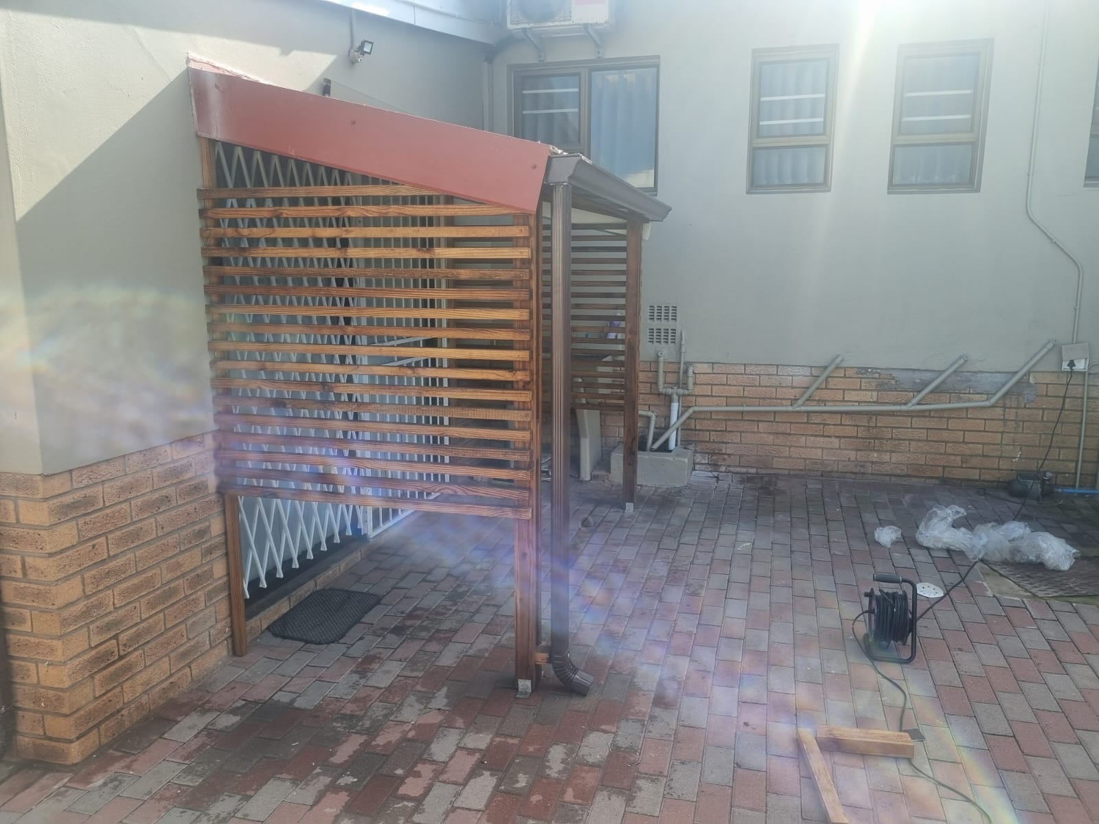 Pergola with gutter — photo 2