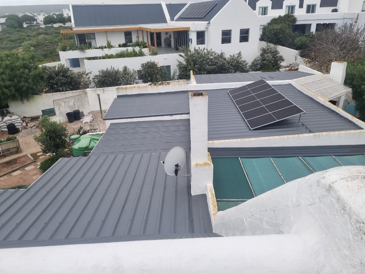 Roof repainting — photo 1